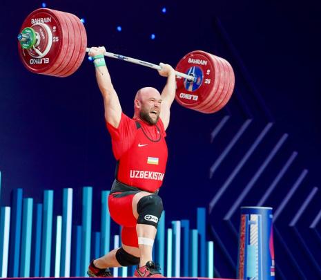 Ruslan Nurutdinov has set a new world record and has become a three-time world champion.